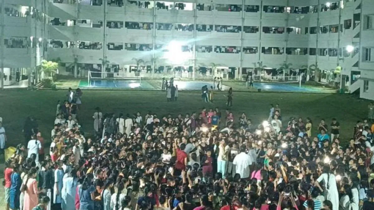gudlavalleru-engineering-college-hidden-camera-girls-bathroom-300-videos-students-protest-what-police-say-updates